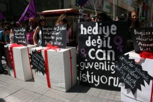 Anneler Günü-İstanbul Feminist Kolektif/5 Mayıs 2010